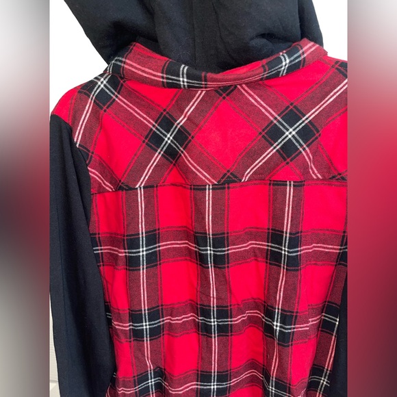 Black and Red hooded top - Picture 3 of 6